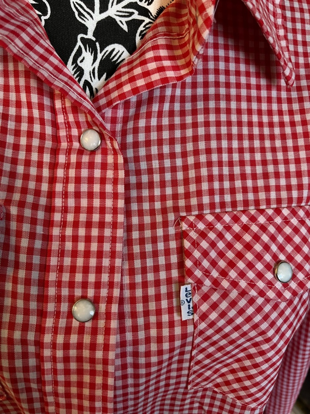 Levi’s Red Gingham Western Button-Up Shirt - Picture 3 of 7